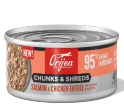 chunks & shreds salmon & chicken entrée in bone broth